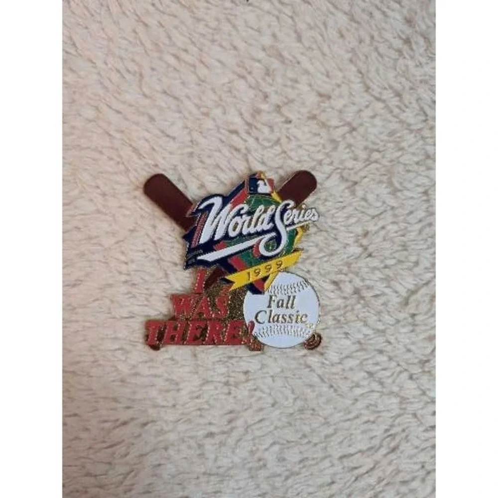 Vintage‎ 1999 MLB World Series Fall Classic Baseball Lapel Pin 